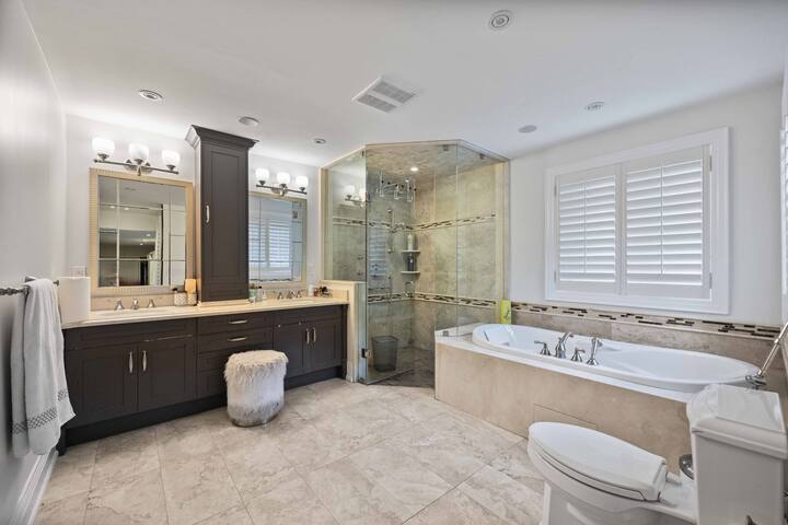 Luxury home for large family gallery image 4