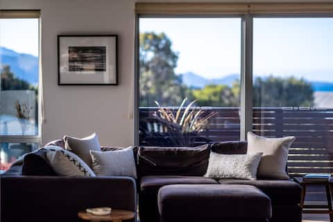 Top performing Airbnb: Hazards Escape - The Top Shack in Coles Bay