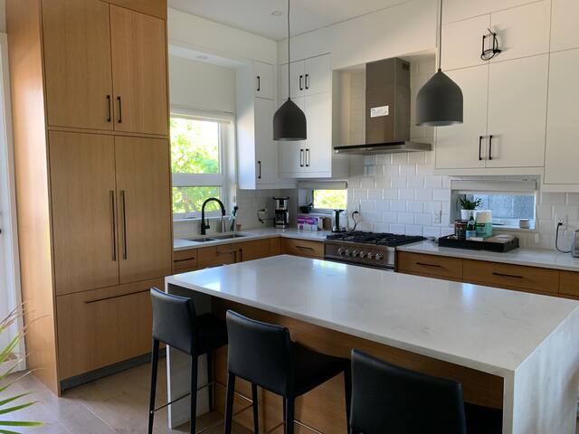 Cedar Cottage Gem gallery image 4