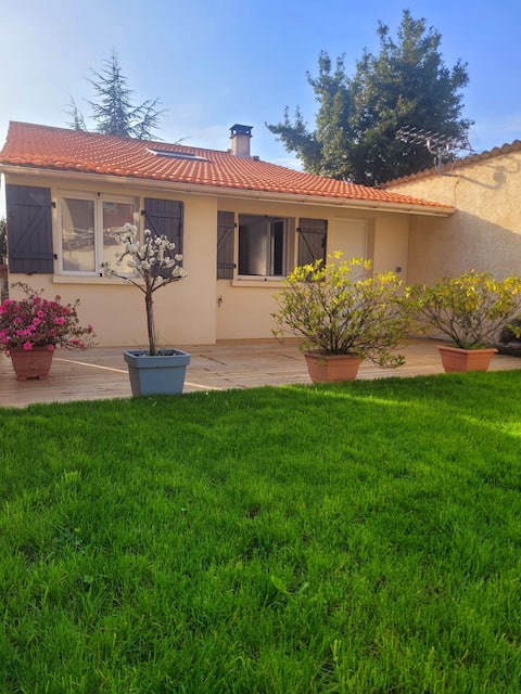 Cozy detached house with large enclosed garden