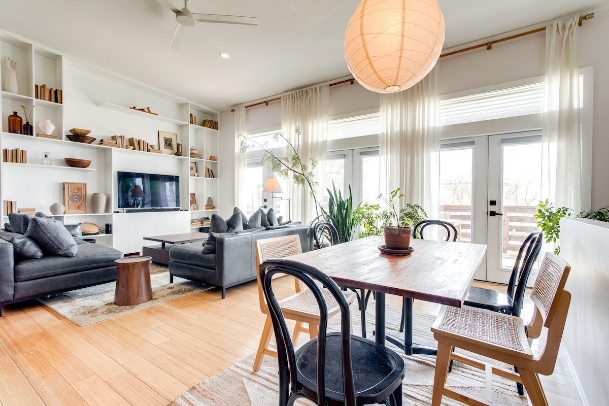 Popular Airbnb listing: Sunny hilltop house-Views, style, location! in Bordeaux Whites Creek Haynes Trinity