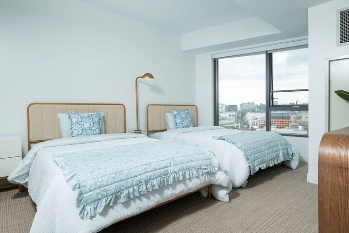 Central Square Penthouse near MIT Harvard Wi-Fi & gallery image 4
