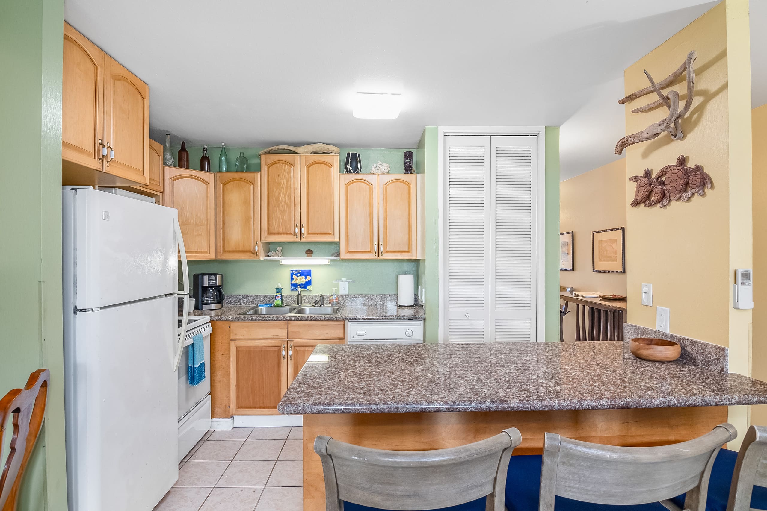 Iconic Turtle Bay - Full Kitchen & 2 Full Baths - Image 15