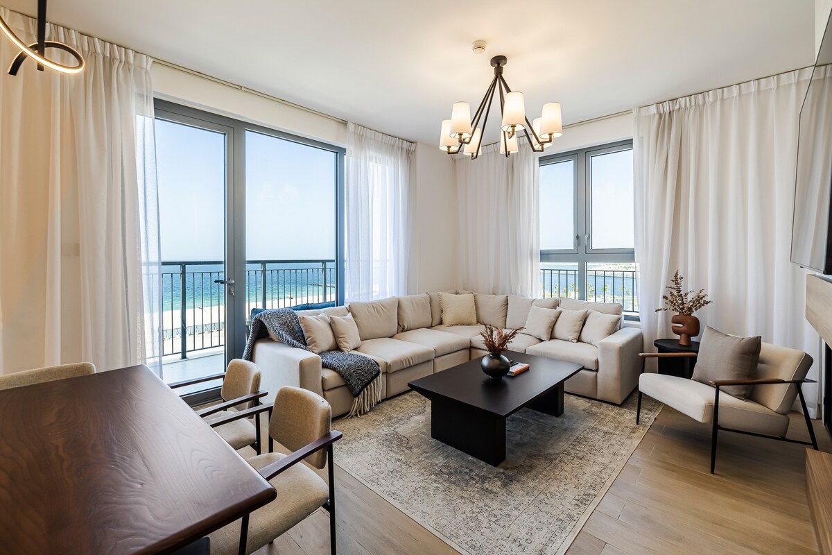 Popular Airbnb listing: 2BR Le Pont B3 | Full Sea and Pool View in Jumeirah First