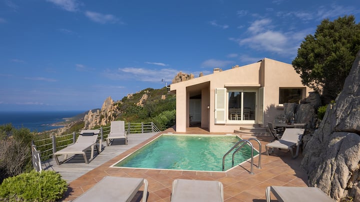 Design Villa With Pool & Stunning Sea View - Sardegna