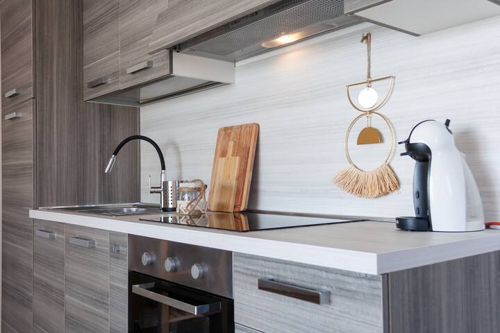 MIA ISOLA with lake view, garden and swimming pool gallery image 5