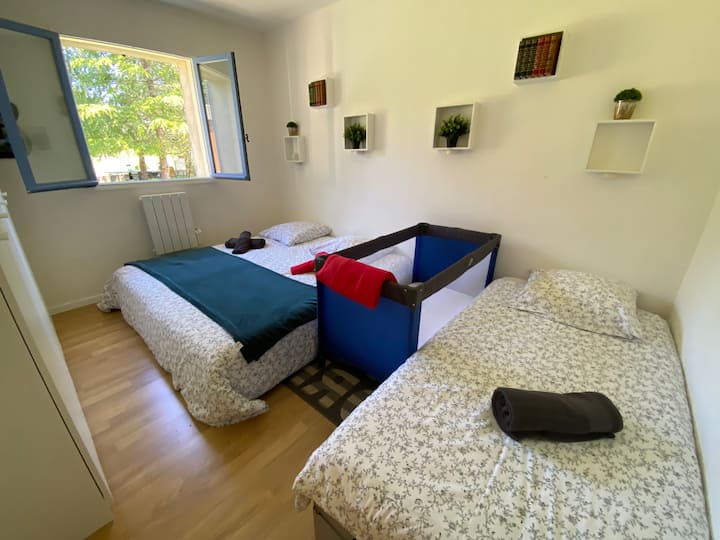 Habitación Mistral 
Versión con cama doble de 180 x 200 más cuna  
y cama individual 90 x 200