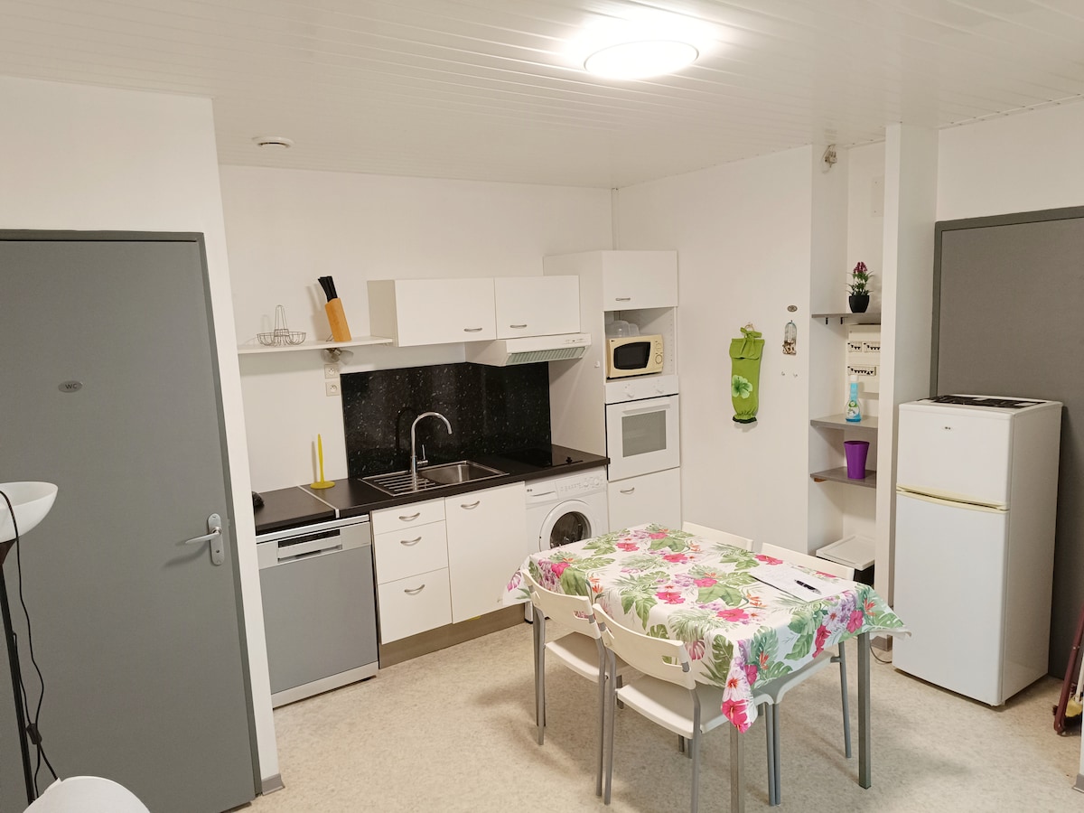 Propriété Airbnb réussie: the anchor of the thermal baths No. 3 à Cazaubon