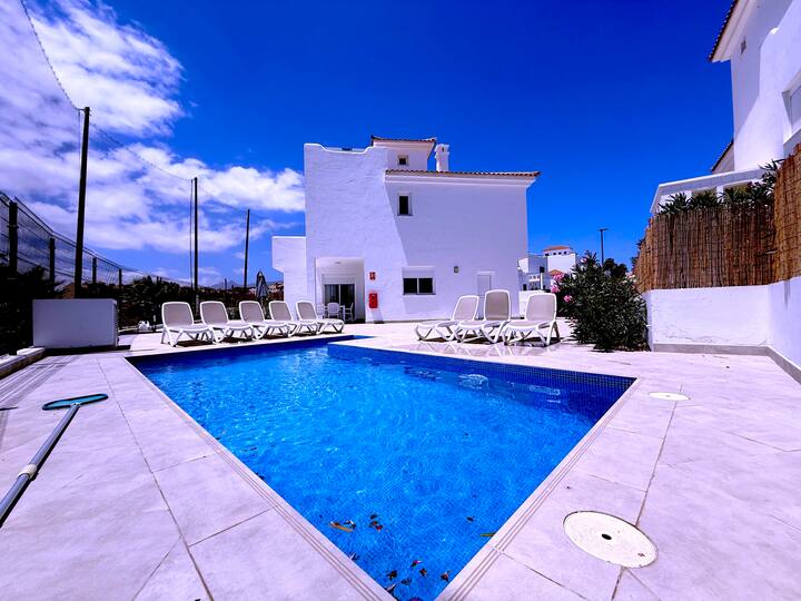 Villa 12 · Ocean's Twelve, Amarilla Golf — pool terrace with sun loungers