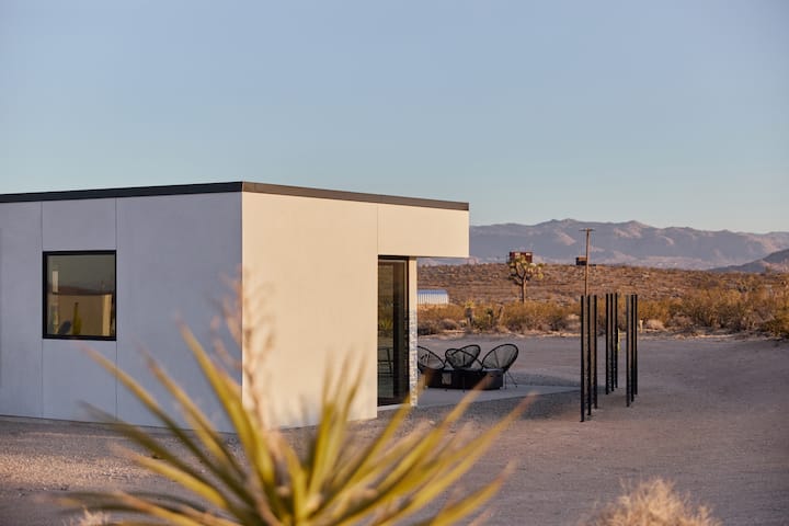 SkyDweller By Homestead Modern - Houses for Rent in Joshua Tree