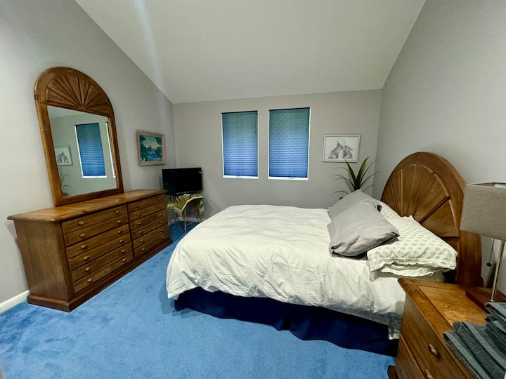 Голем кревет