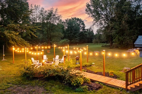 Large home with tons of privacy AND close to town