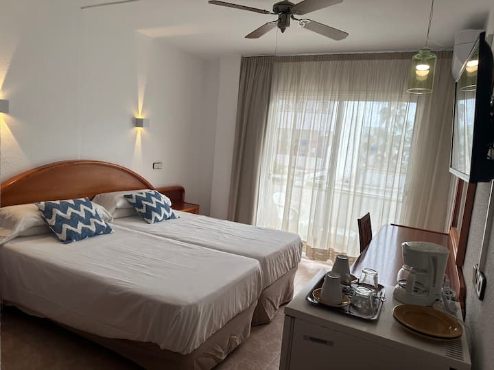 Habitación Doble En Hostal - Mallorca