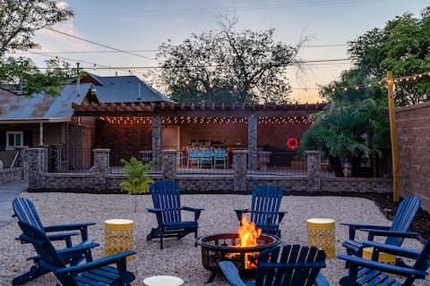 16 mi to White Sands w/ Pool, Game Room, Mtn Views