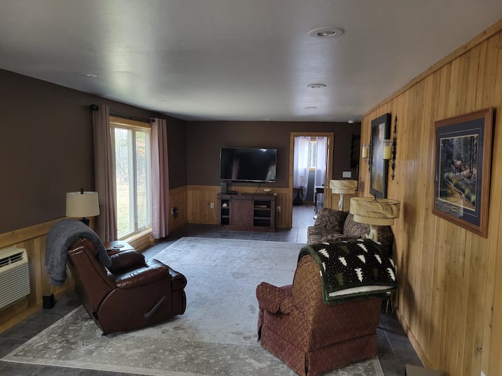 Back Forty Cabin: Secluded, Hottub, Pond - Door County, WI