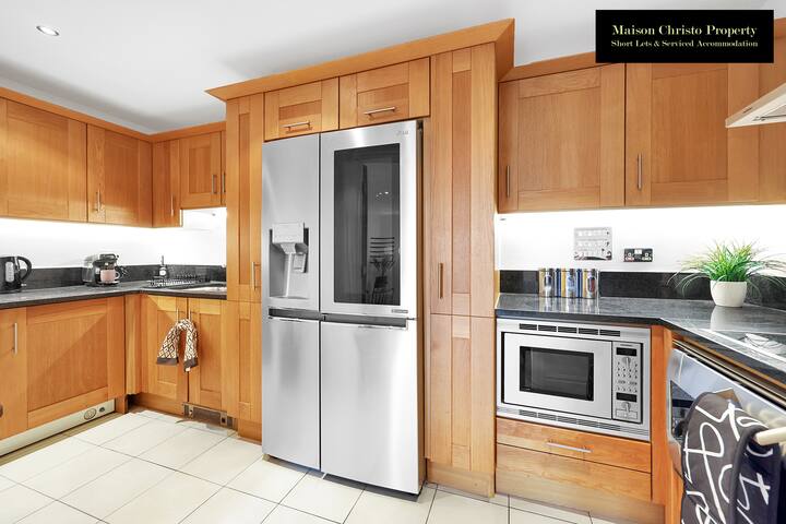 *20% OFF Wkly Stays*Sleeps 8*Parking*3 BDR*Chelsea gallery image 5