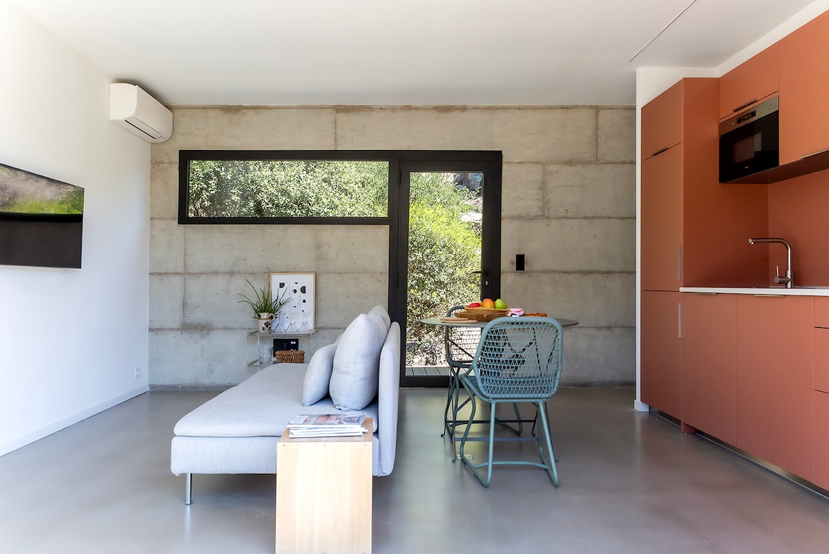 Top Airbnb: Small contemporary house in the Corsican maquis. in Sotta