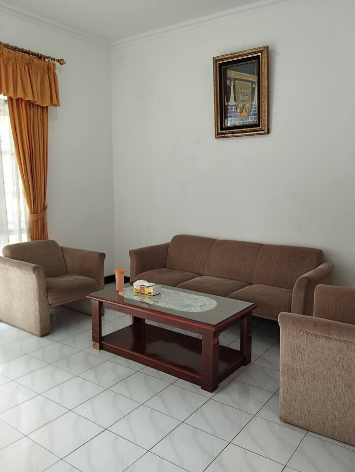 Green House Homestay Syariah - Sukabumi