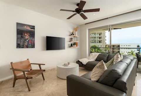 Top Airbnb: Luxury Oceanfront 2BR Condo – On Casa in Crucecita