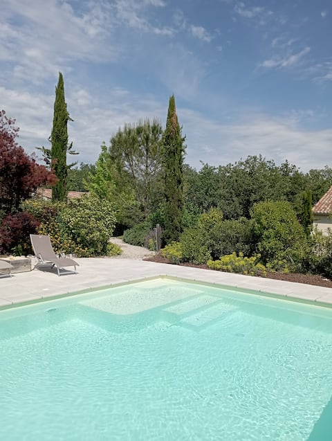 Ardèche sud, l 'Amandier au Mas de Molines, swimming pool