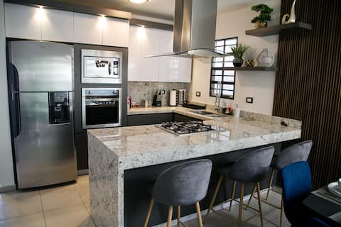 Beautiful House Near Airport Industrial Parks