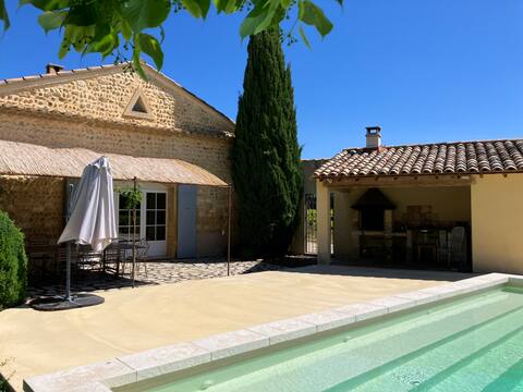 Provençal farmhouse in the vineyards