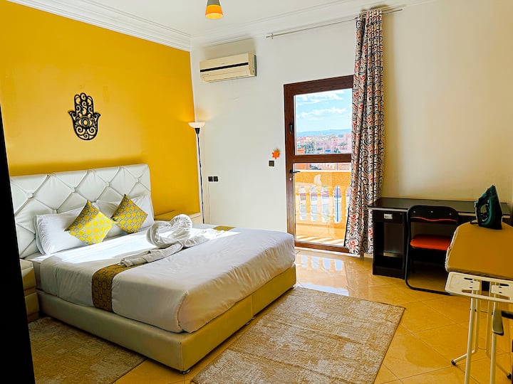 Cinema Loft, 2 Mins from Airport