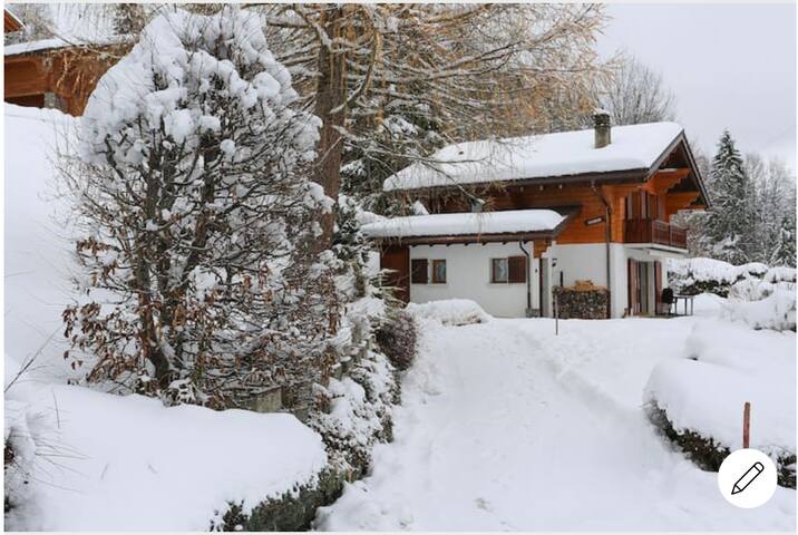 2 min. télécabine – Chalet avec Vue Panoramique gallery image 2