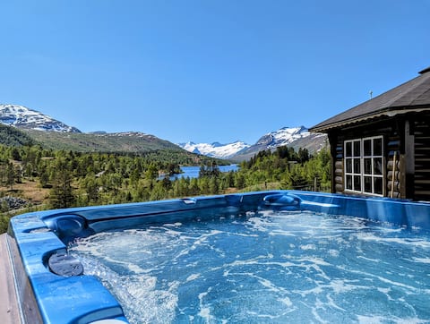 Mountain Gem by the Sunnmøre Alps – Jacuzzi & Boat