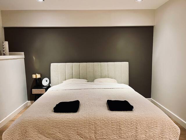 Large house next to Vondelpark gallery image 5