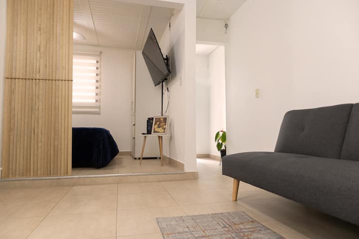 502 Central Y Agradable Apartaestudio En Envigado - Envigado