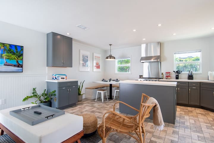 Seaside Serenity: Charming Beach Retreat! - San Diego, CA
