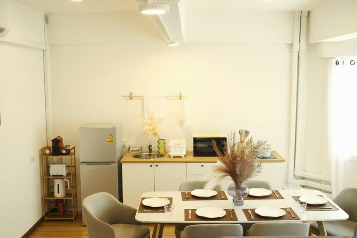 3BR CHINA TOWN,2 mins from MRT train+KING bed size gallery image 2