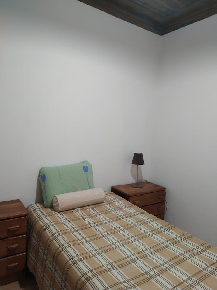 Schlafzimmer 2