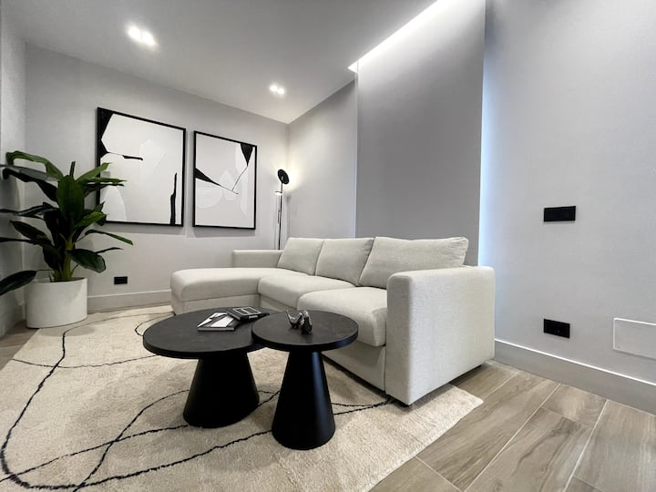 Luxe Old Town Apartment | Gated Parking | Balcony - Olbia