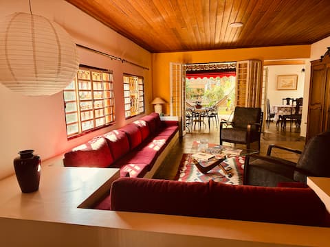 Popular Airbnb listing: Casa da Vó Loy and its green space. in Araraquara