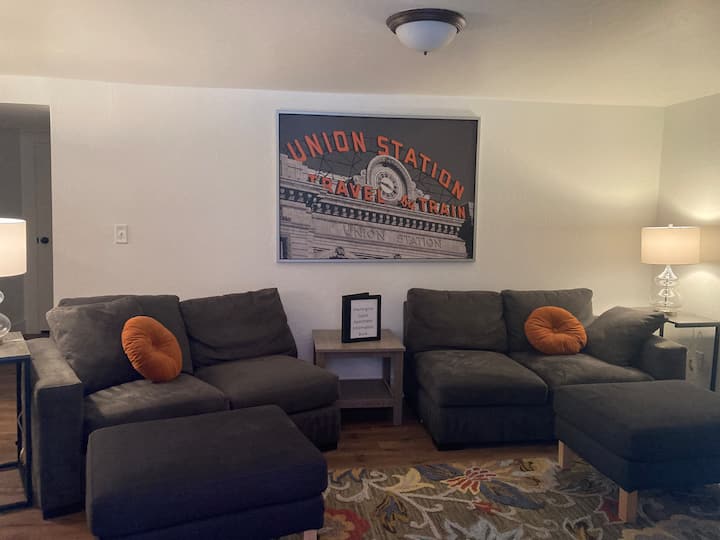 Modern Apartment In The Heart Of Denver - Englewood, CO