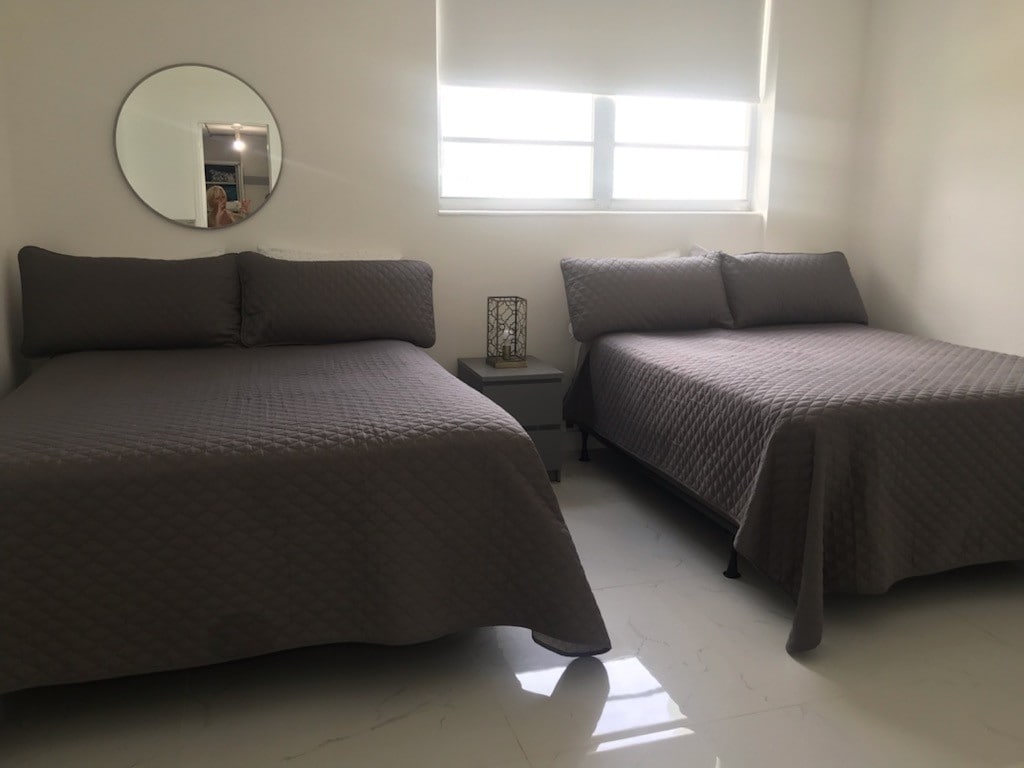 1 DHOMË GJUMI 2 KREVATE DOPIO "QUEEN"