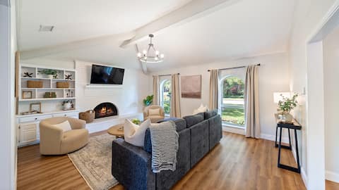 Successful Airbnb property: 5BR Family Oasis w/ Pool & Game Room, & King Beds in Plano