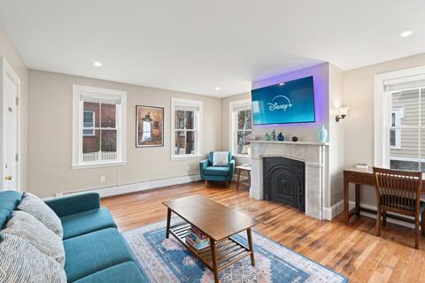 Successful Airbnb property: Charming & Historic Downtown Apt. Built 1841 in Salem