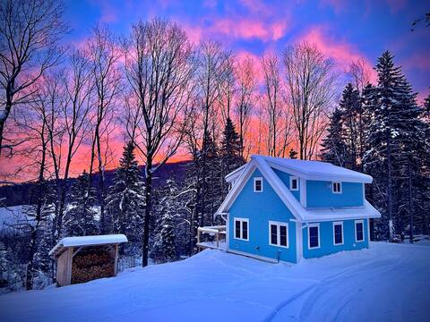Winfield Cottage: a hillside farm haven