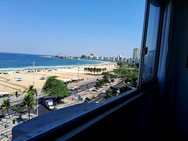Copacabana espetacular, de frente pro mar!