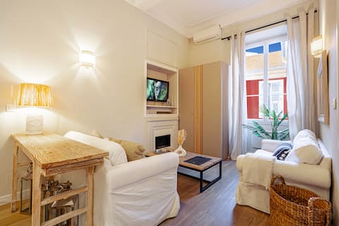 Popular Airbnb listing: Elegant flat with AC | Heart of Nice | 1BR+Mezz in Nice