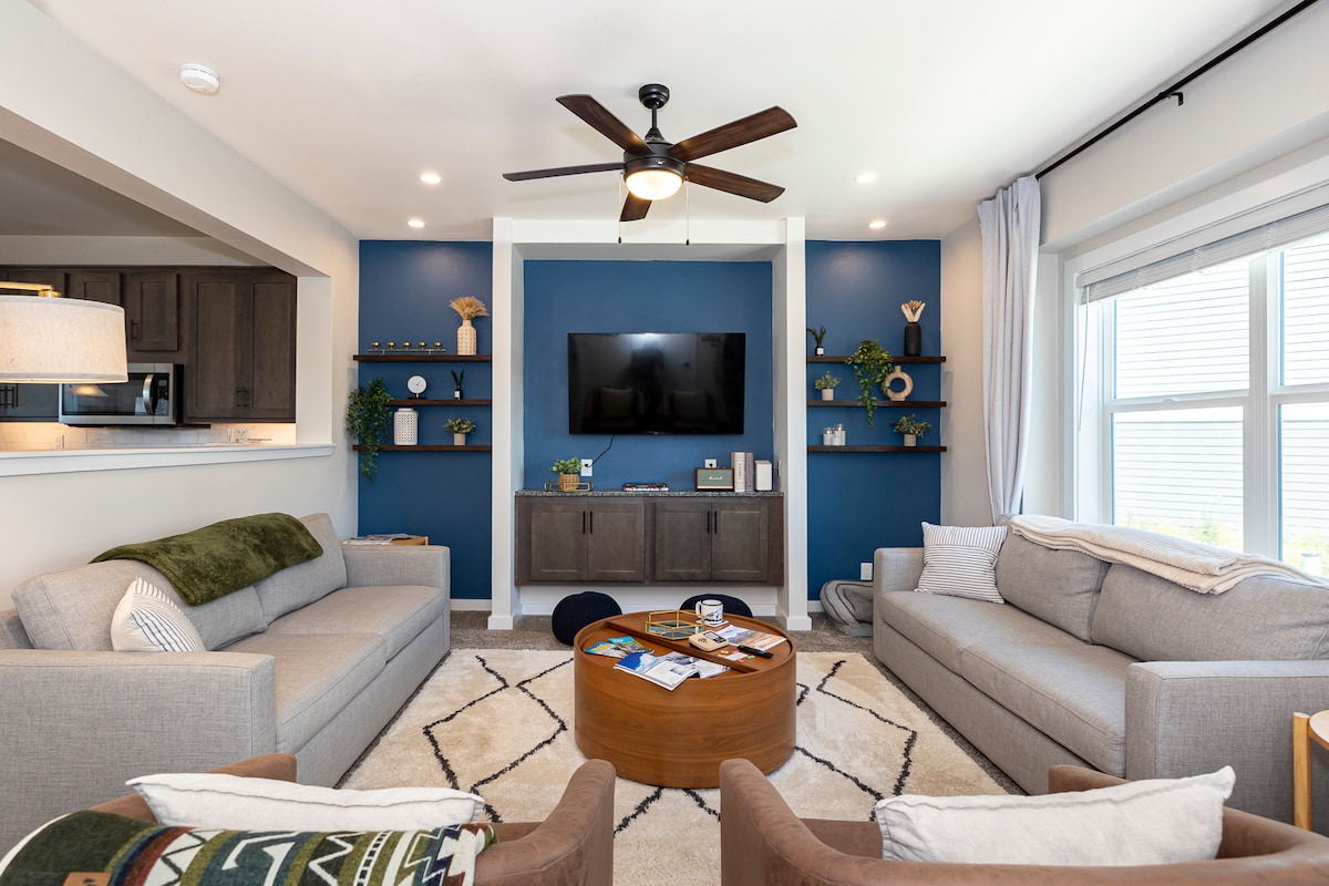 Top Airbnb: New | Dog-Friendly Snowscape | Hot Tub in Winter Park / Grand Lake
