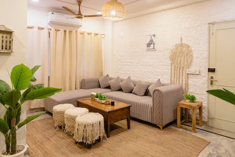 3 BHK Gem by Hauz Khas Fort