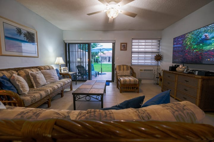 Cute, Comfortable, Clean Beachfront Retreat W/pool - Freeport
