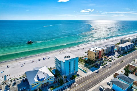 Oceanfront 3/2 with 180 degree view BOOK NOW!