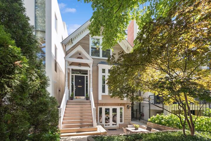 Beautiful Lincoln Park House
