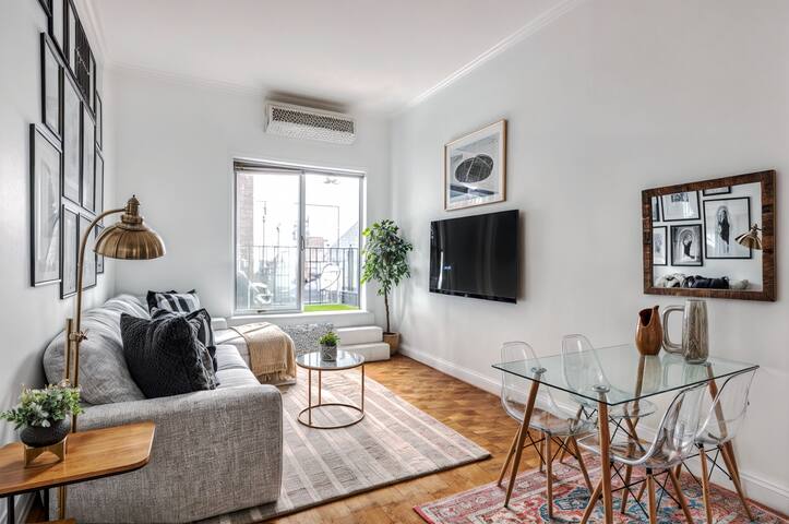 Spacious and Central + Roofdeck gallery image 5