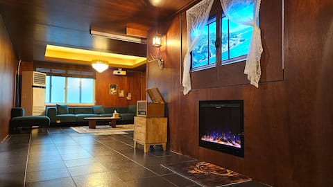 [3 minutes from Hongik University Station] Open event, gathering space, spacious interior